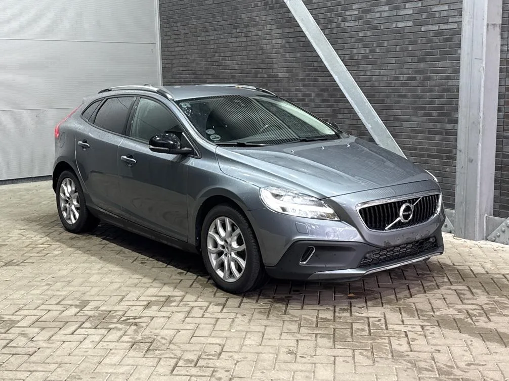 Volvo V40 (2017) — foto 1