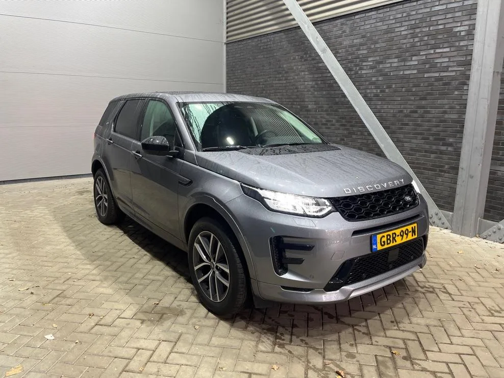 Land Rover Discovery Sport (2023) — foto 1