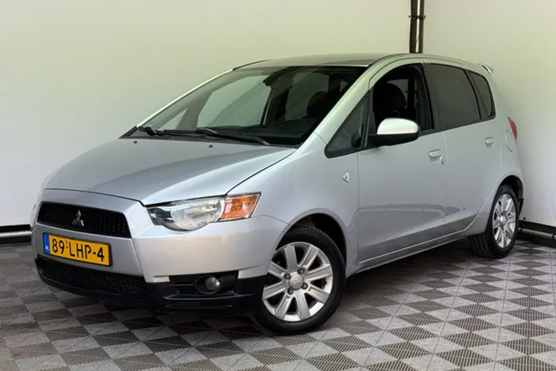 Mitsubishi Colt (2010)