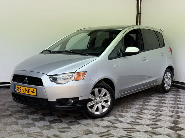 Mitsubishi Colt (2010) — foto 1