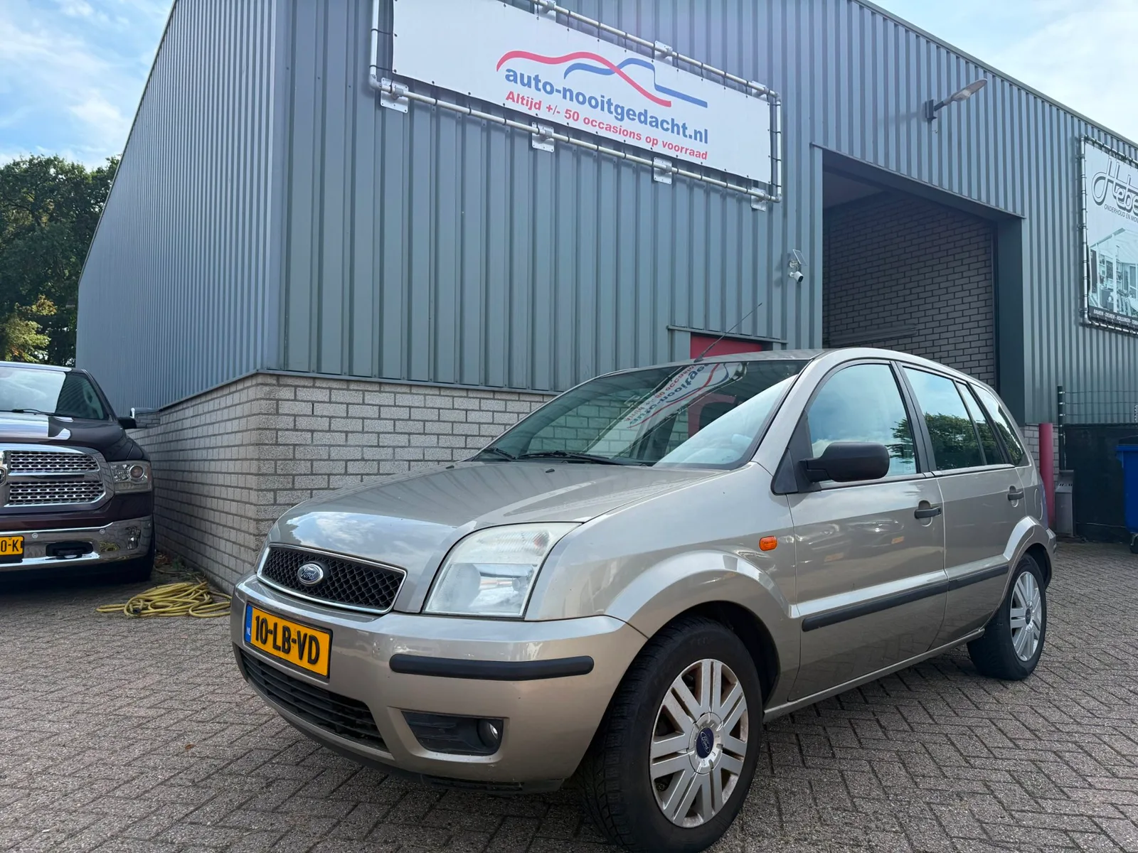 Ford Fusion (2002) — foto 1