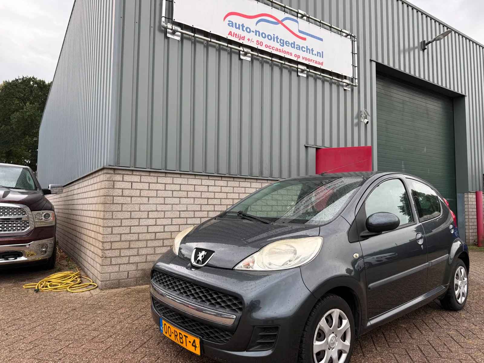 Peugeot 107 (2011) — foto 1