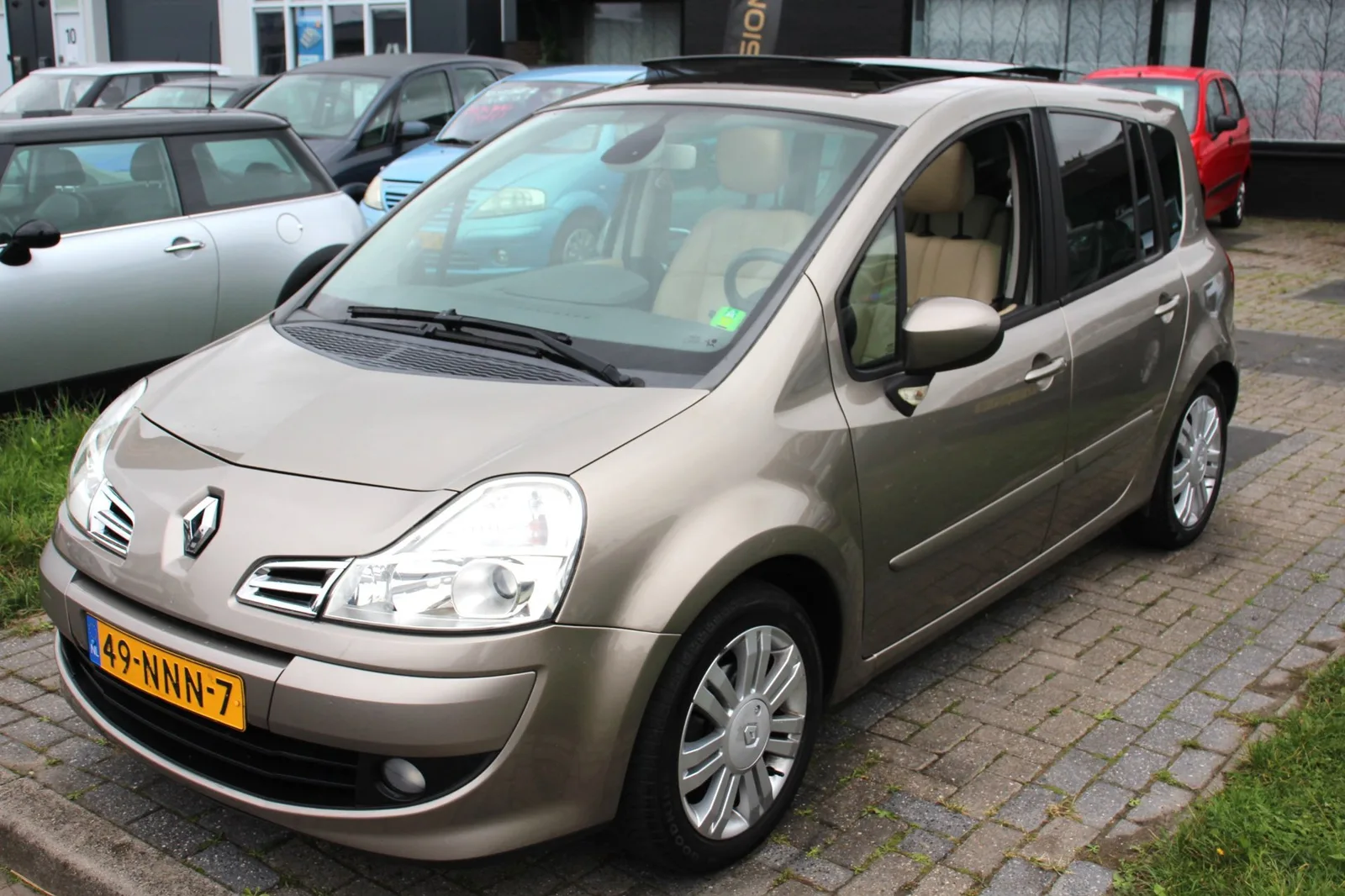 Renault Grand Modus (2010) — foto 1