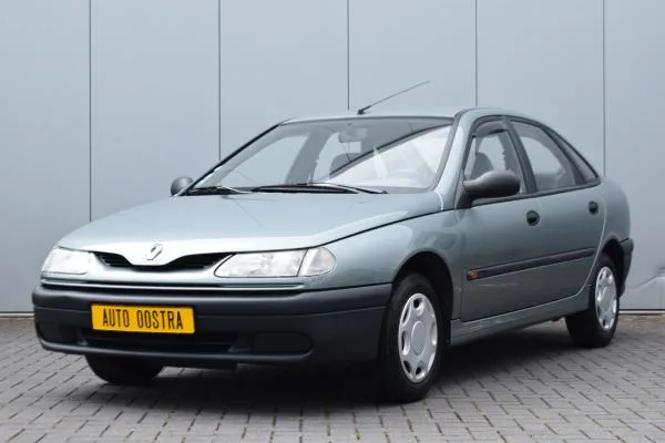 Renault Laguna (1997) — foto 1