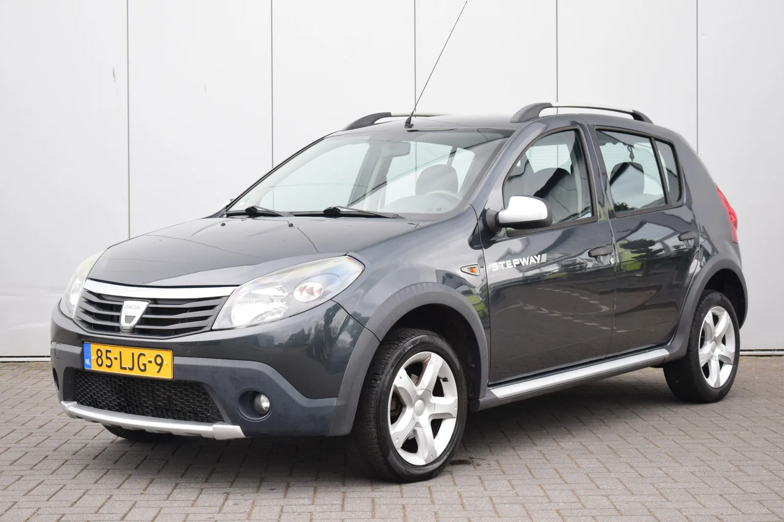 Dacia Sandero (2010) — foto 1