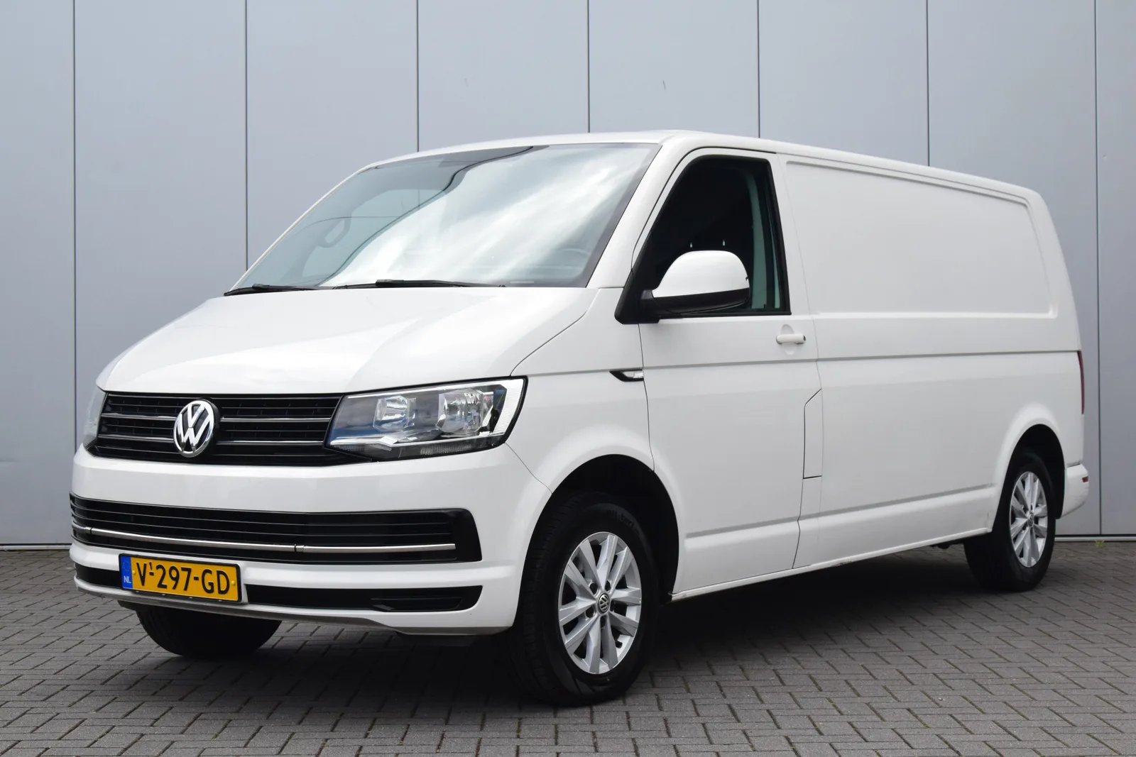 Volkswagen Transporter (2017) — foto 1