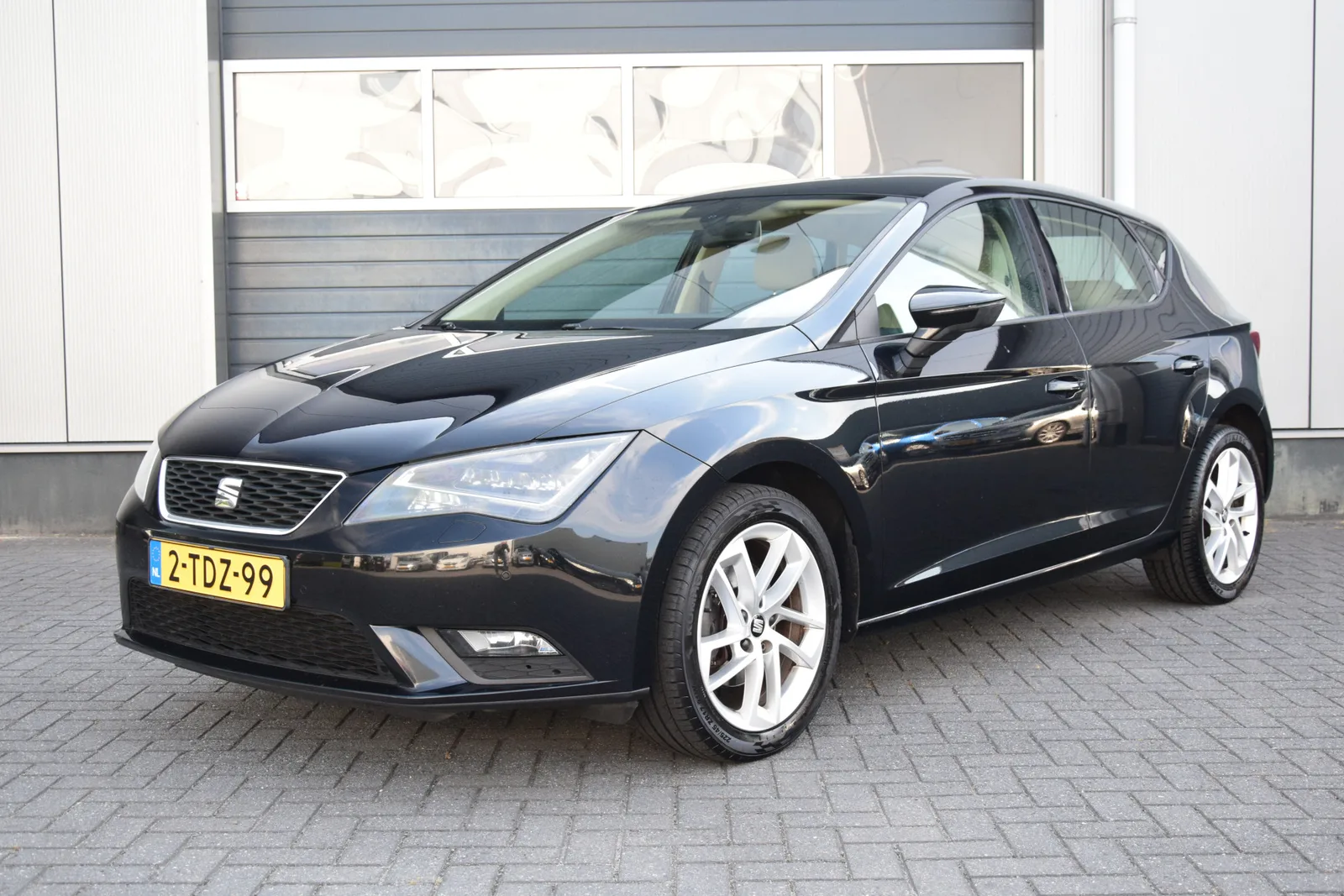 SEAT Leon (2014) — foto 1