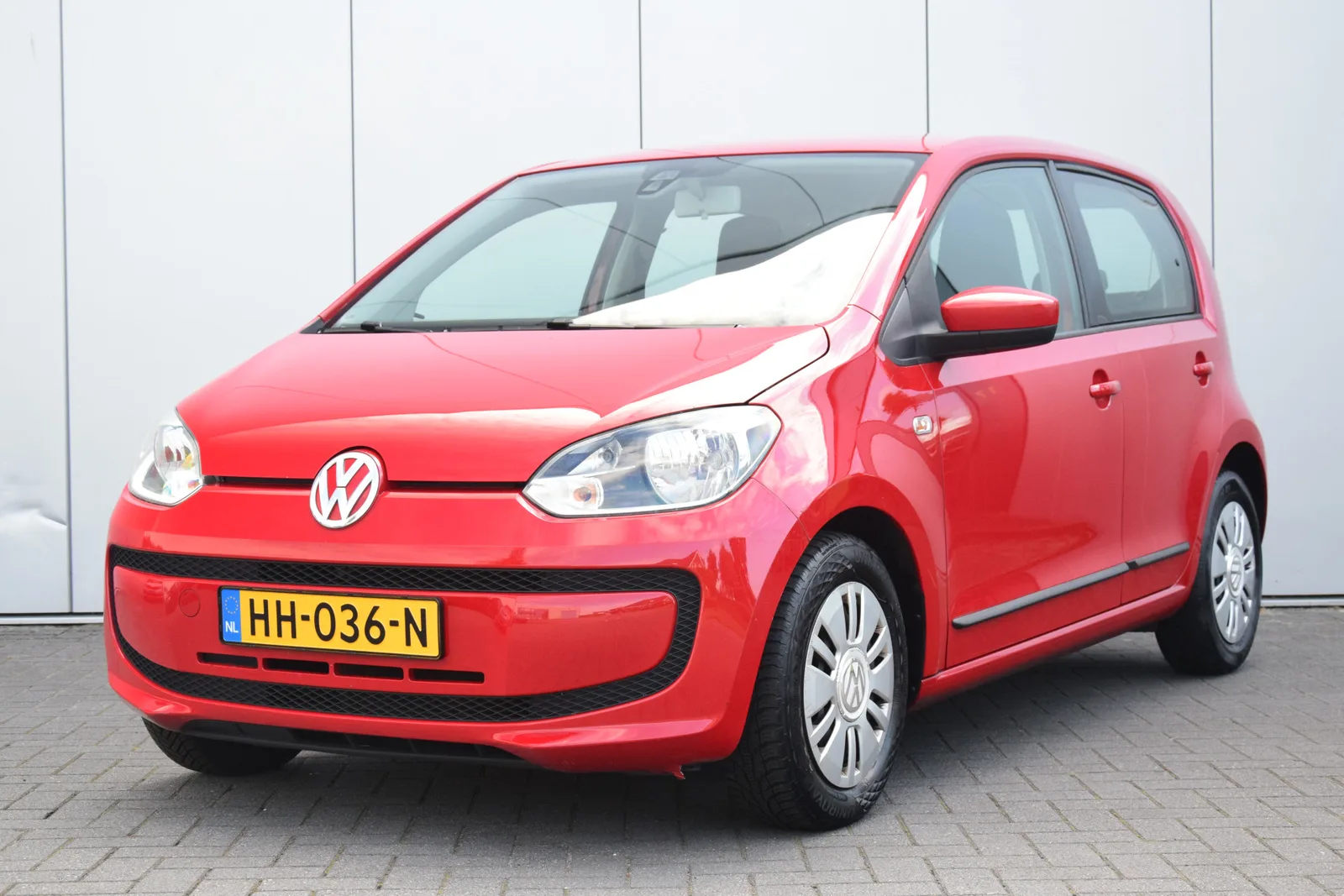 Volkswagen Up! (2015) — foto 1