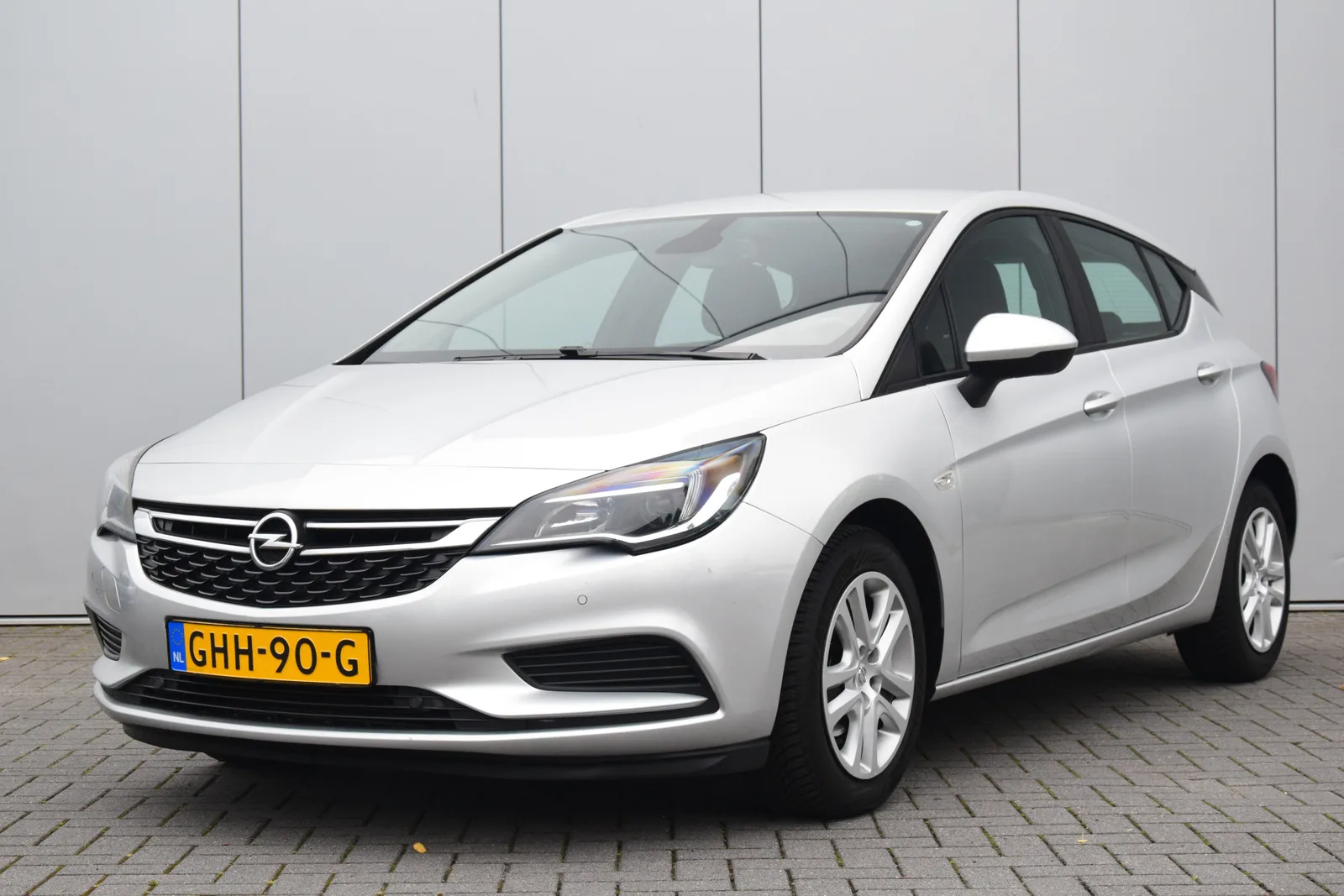 Opel Astra (2019) — foto 1