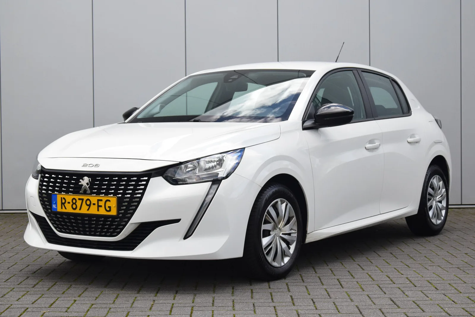 Peugeot 208 (2022) — foto 1