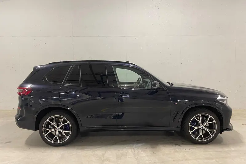 BMW X5 (2021)