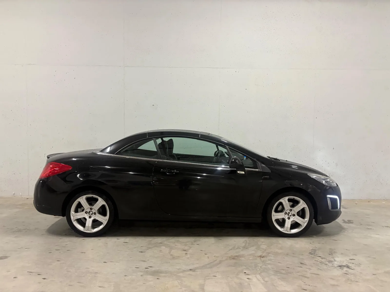 Peugeot 308 (2013) — foto 1