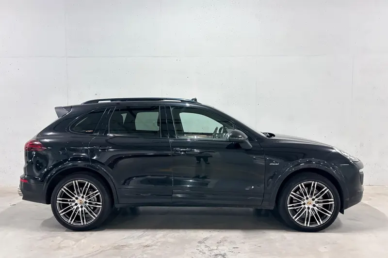 Porsche Cayenne (2015)