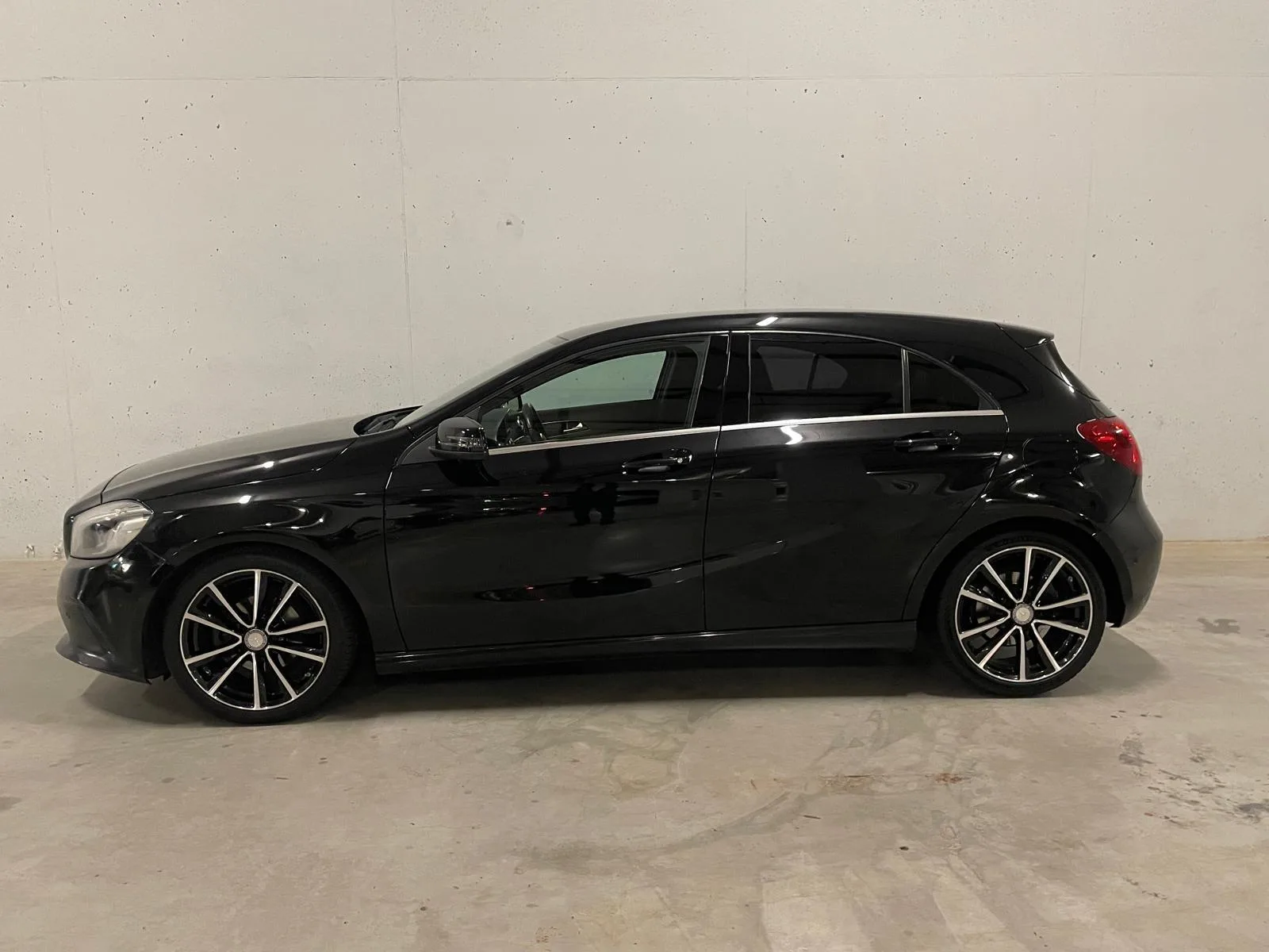 Mercedes-Benz A-Klasse (2016) — foto 1