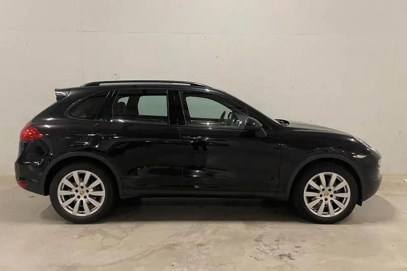 Porsche Cayenne (2012)