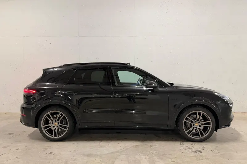 Porsche Cayenne (2023)