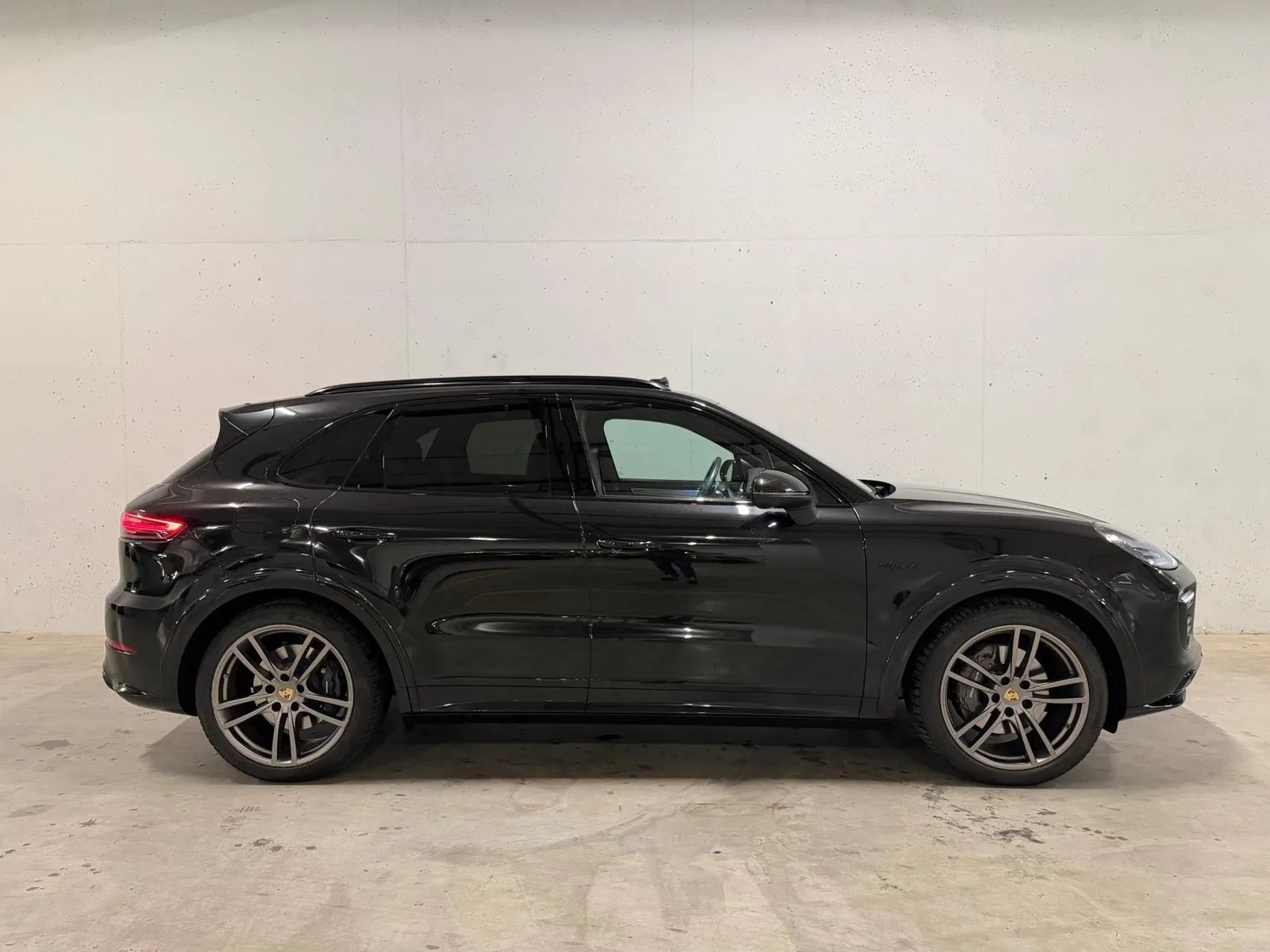 Porsche Cayenne (2023) — foto 1