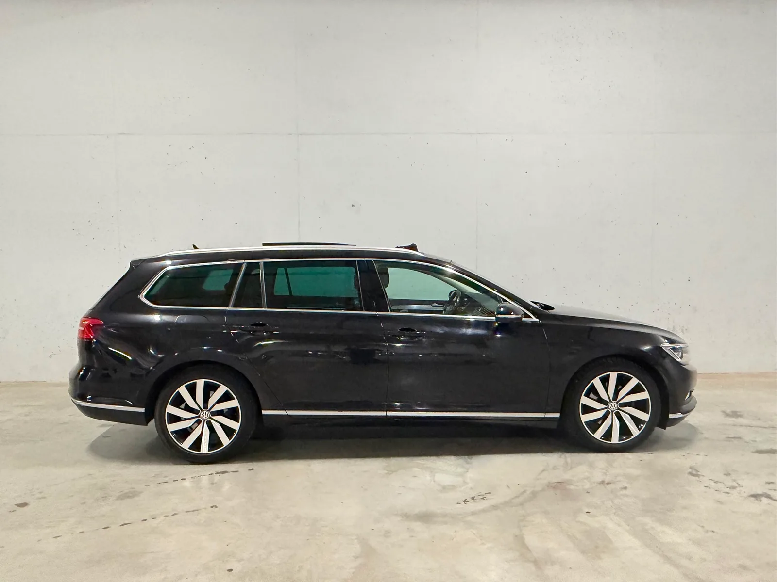 Volkswagen Passat (2017) — foto 1