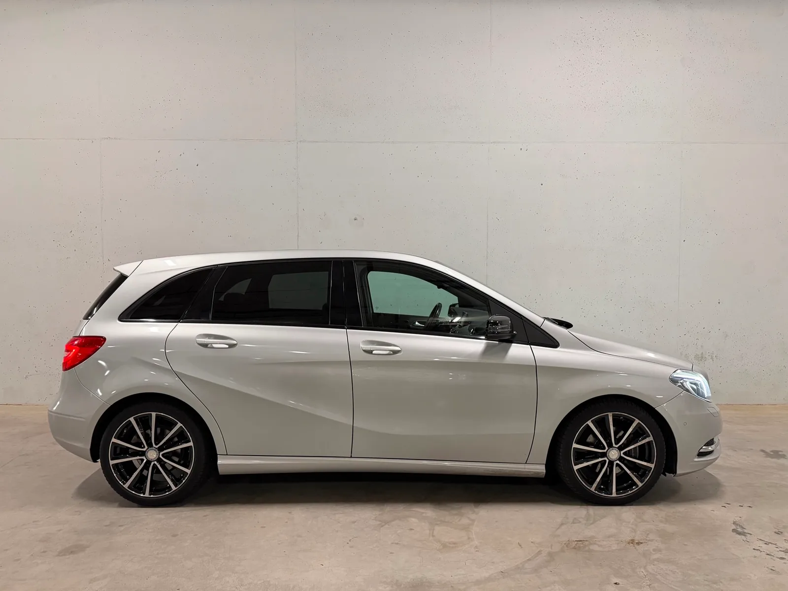 Mercedes-Benz B-Klasse (2014) — foto 1