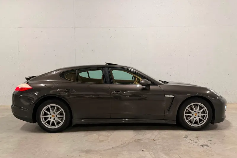 Porsche Panamera (2012)