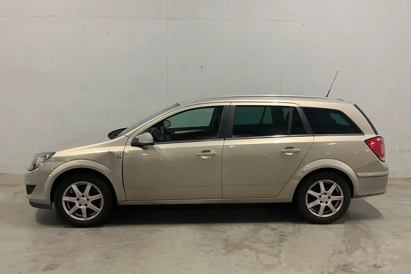 Opel Astra (2010)