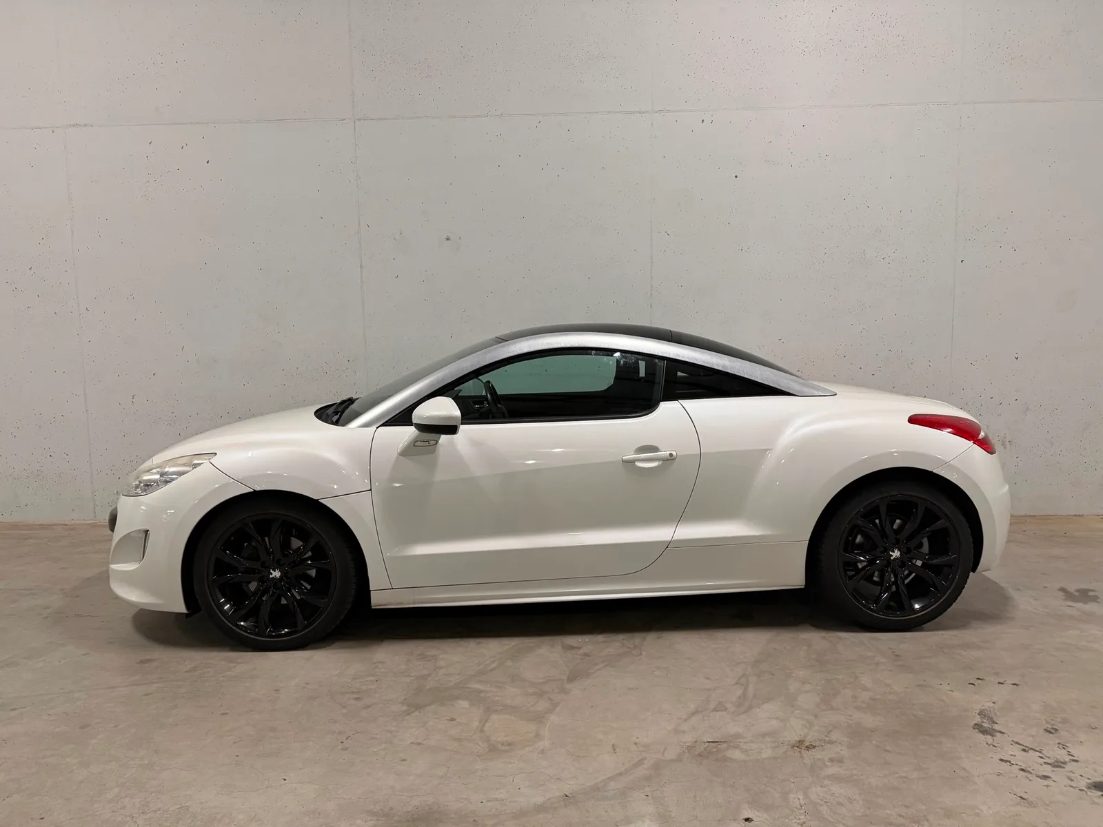 Peugeot RCZ (2011) — foto 1