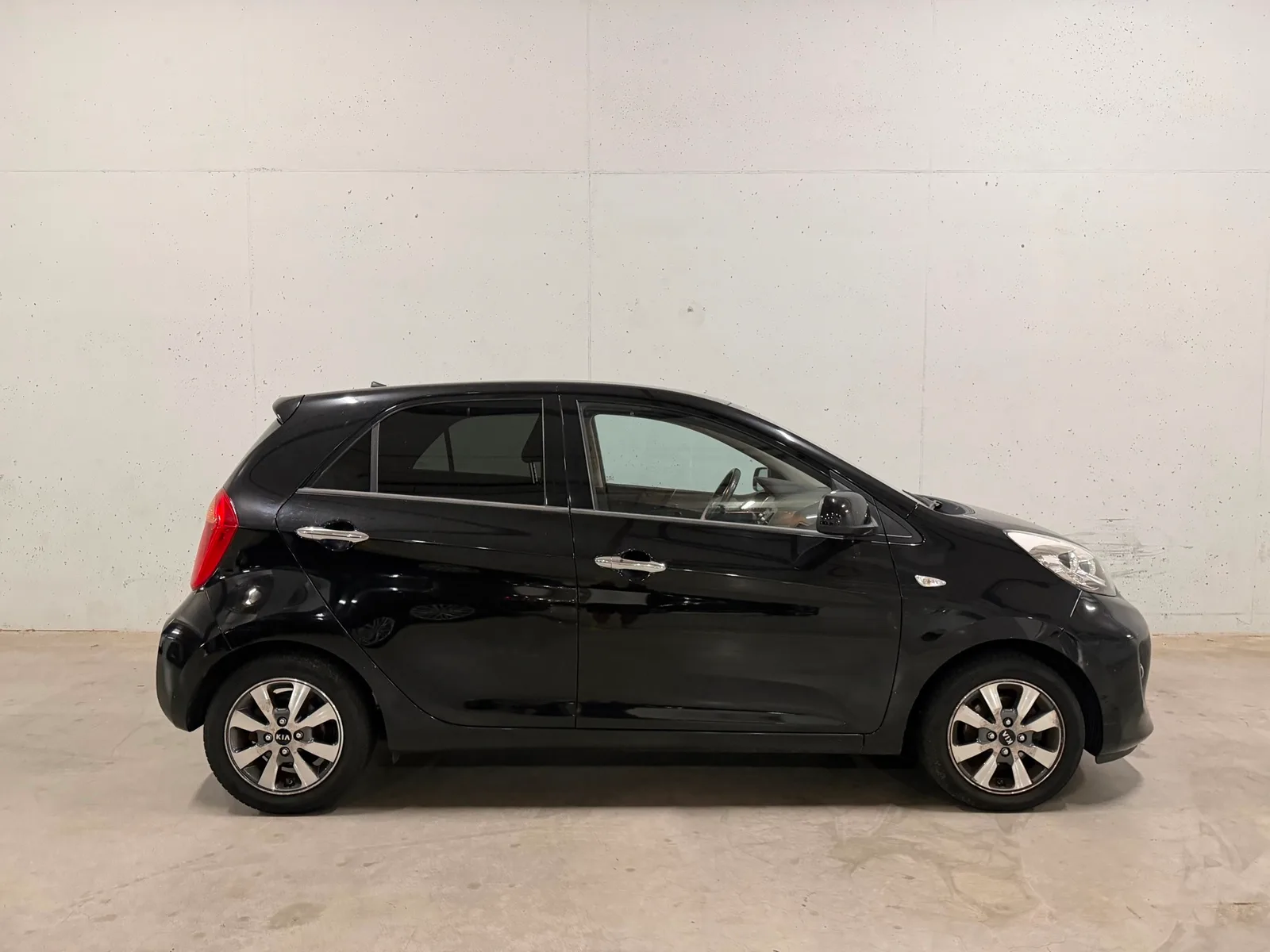 Kia Picanto (2015) — foto 1