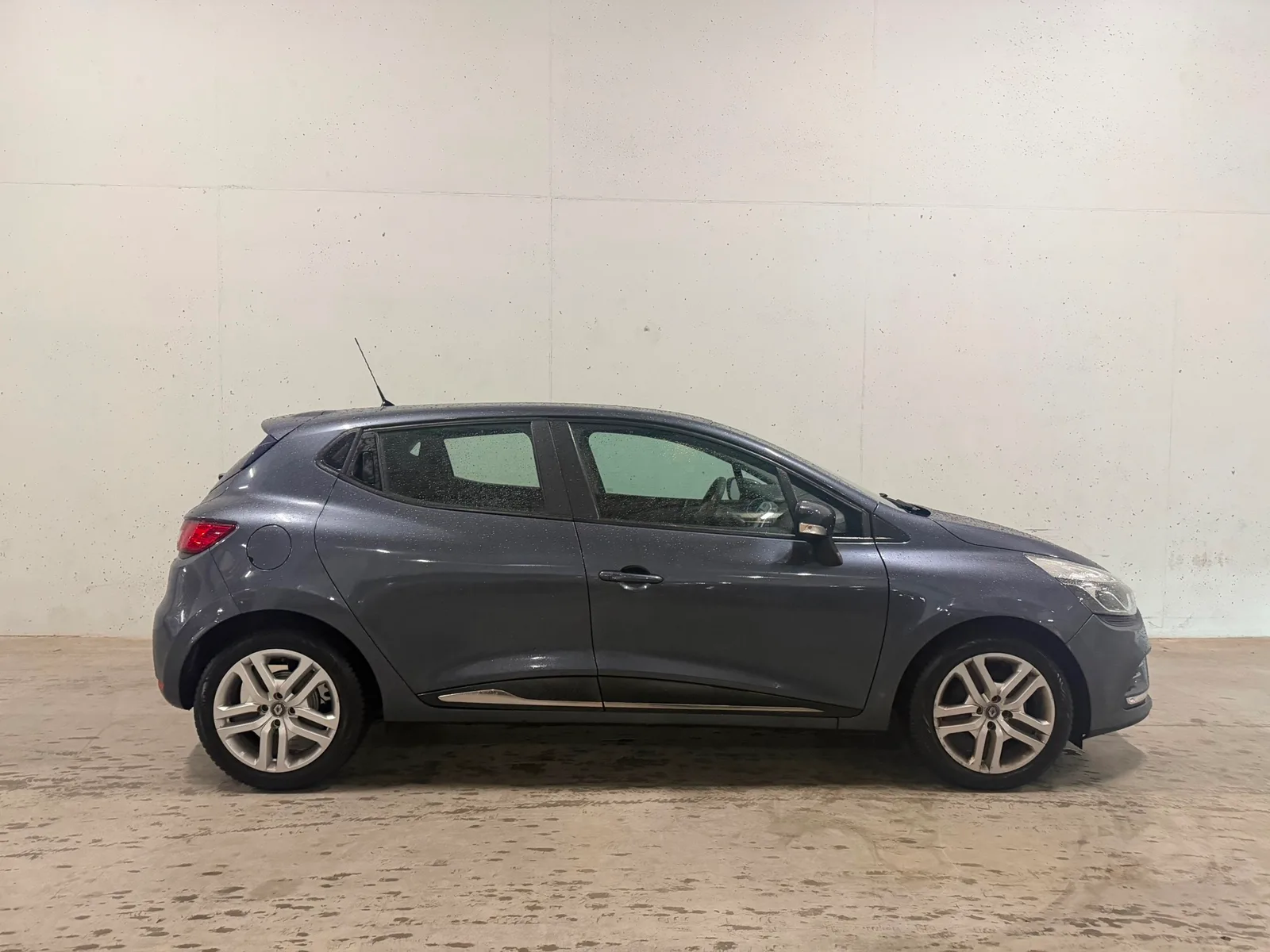 Renault Clio (2018) — foto 1