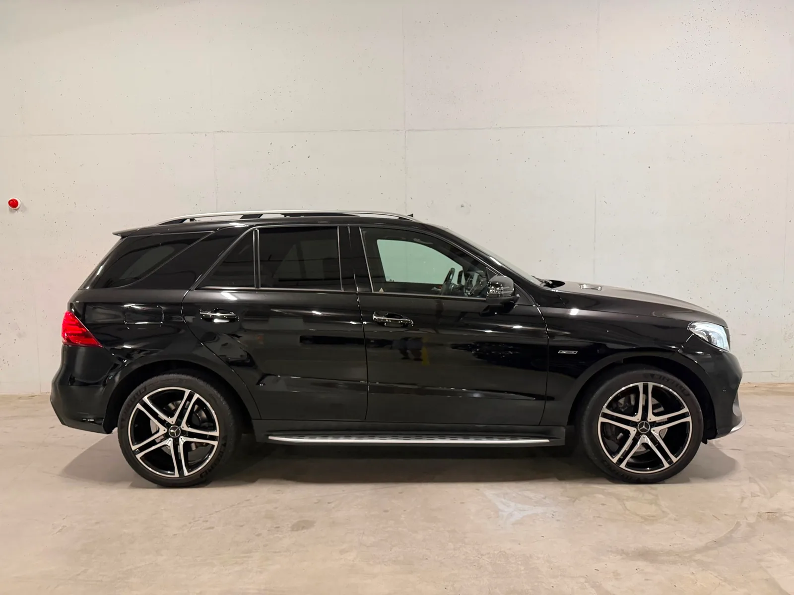 Mercedes-Benz GLE (2017) — foto 1