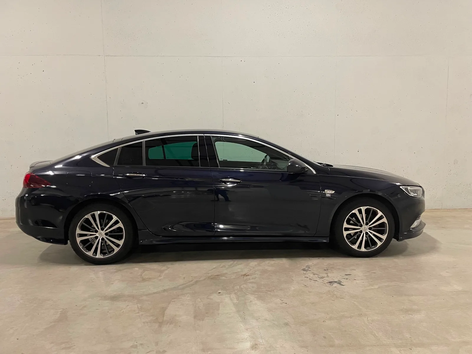 Opel Insignia Grand Sport (2017) — foto 1
