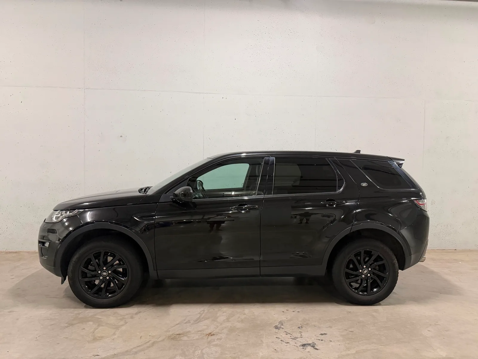 Land Rover Discovery Sport (2016) — foto 1