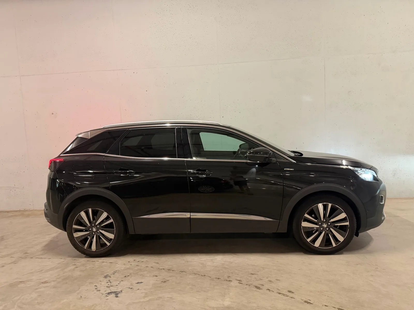 Peugeot 3008 (2018) — foto 1