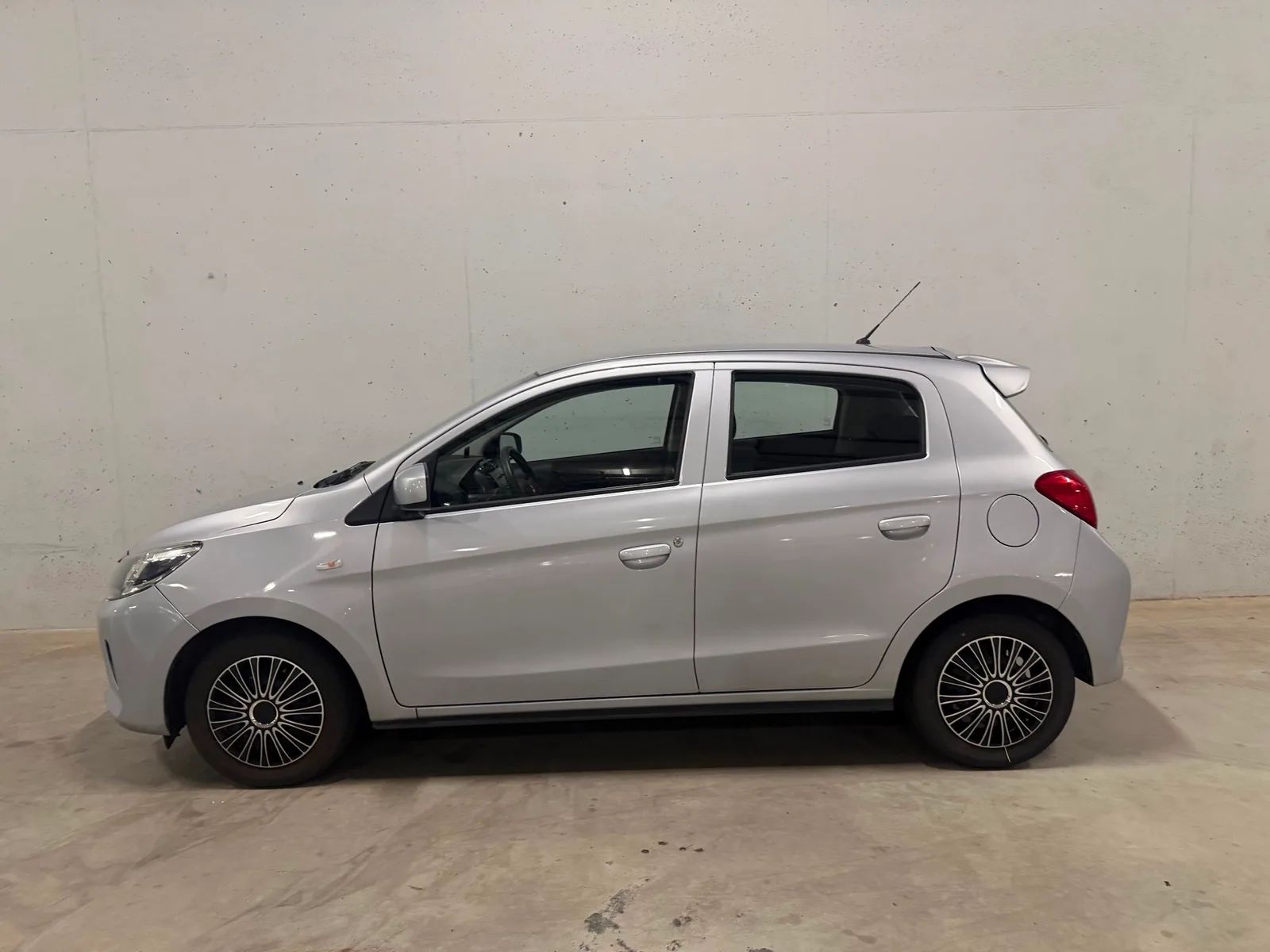 Mitsubishi Space Star (2020) — foto 1