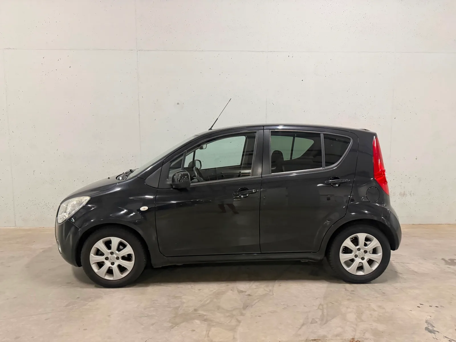 Opel Agila (2008) — foto 1