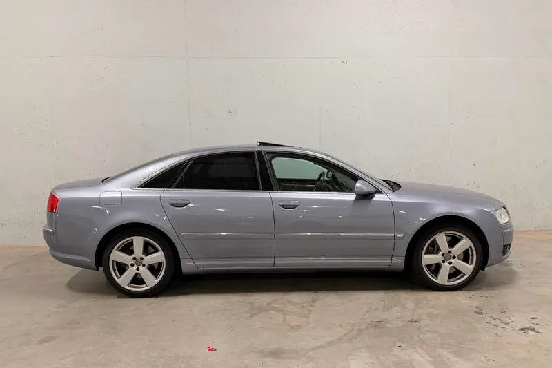 Audi A8 (2005)