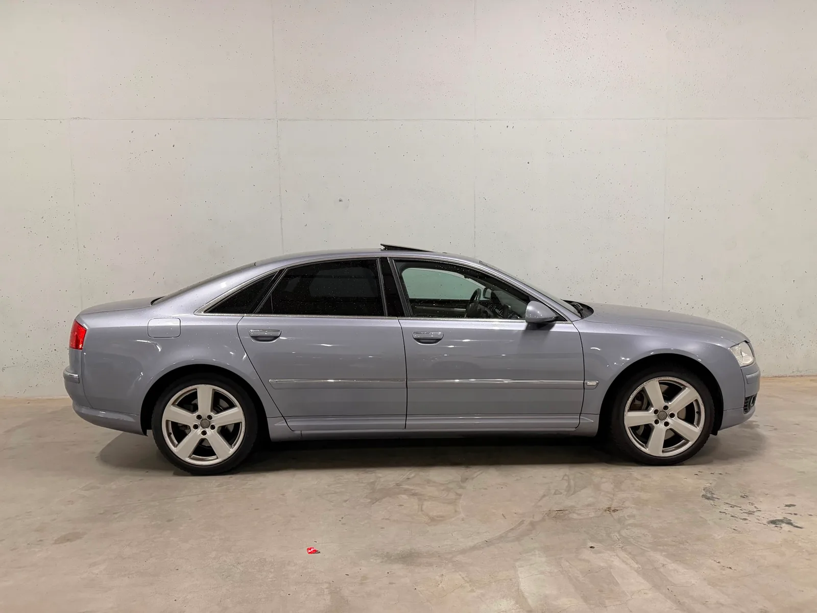 Audi A8 (2005) — foto 1