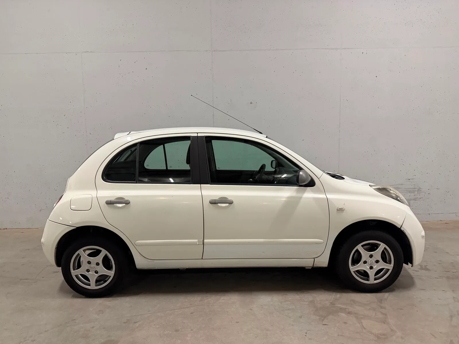 Nissan Micra (2008) — foto 1