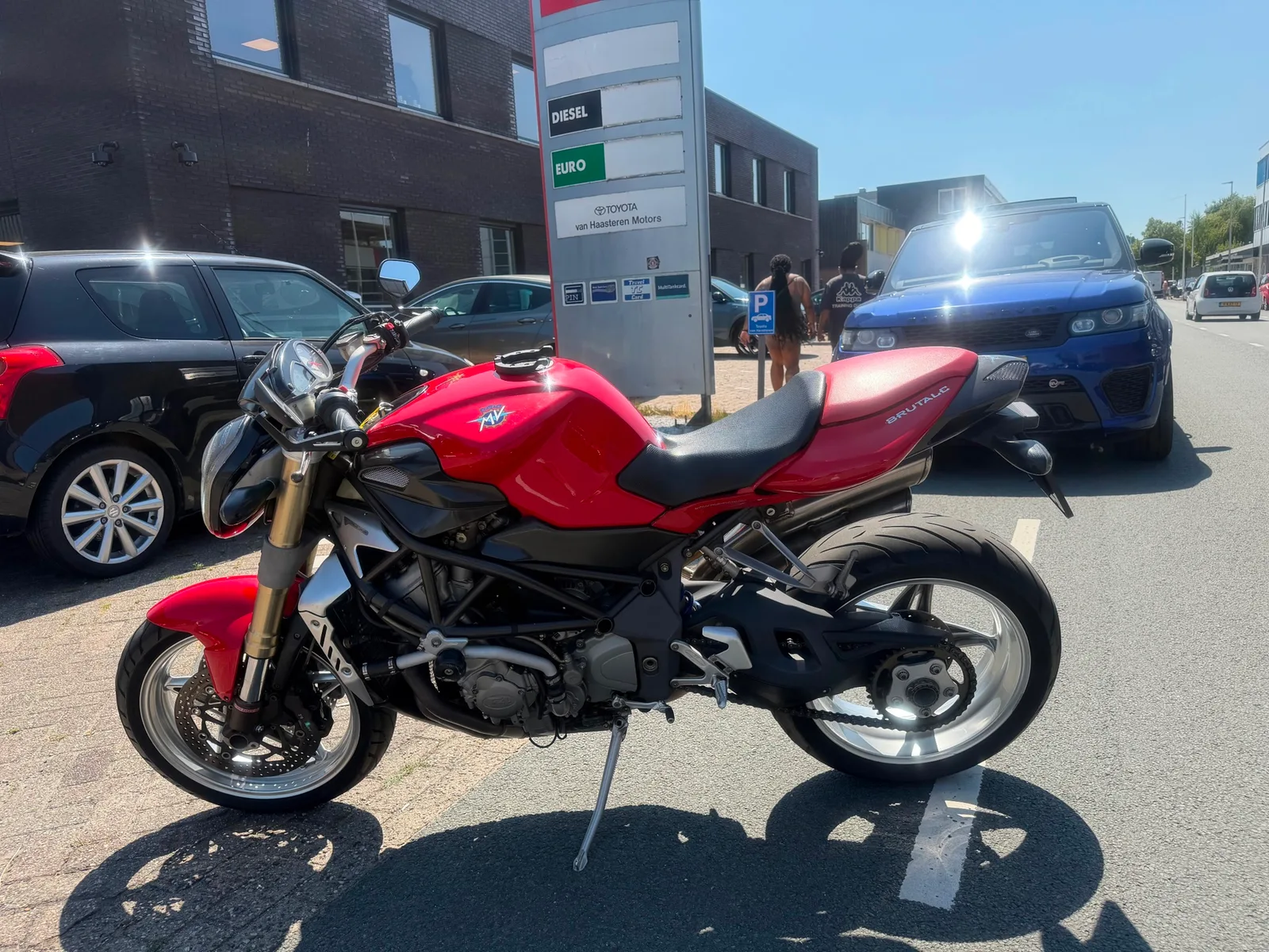 MV Agusta Brutale (2005) — foto 1