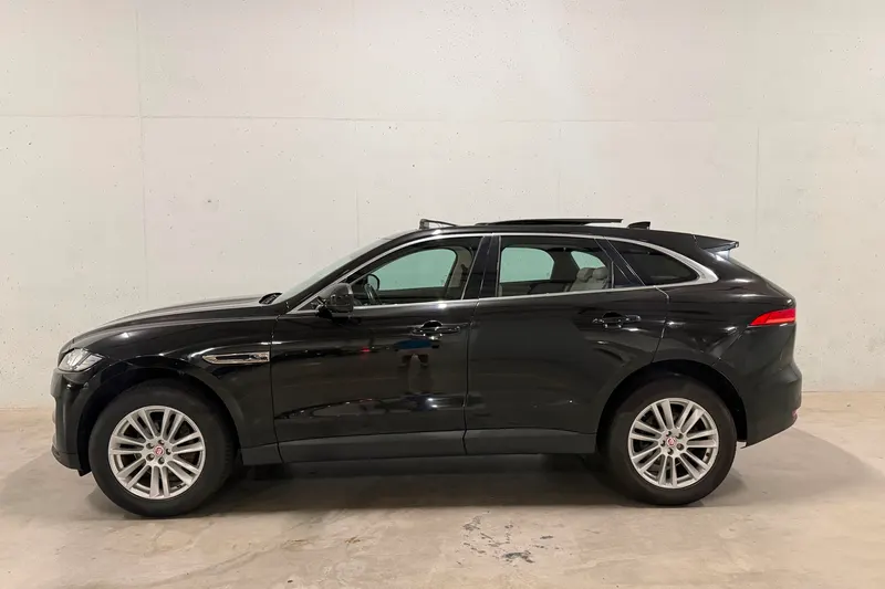 Jaguar F-Pace (2016)