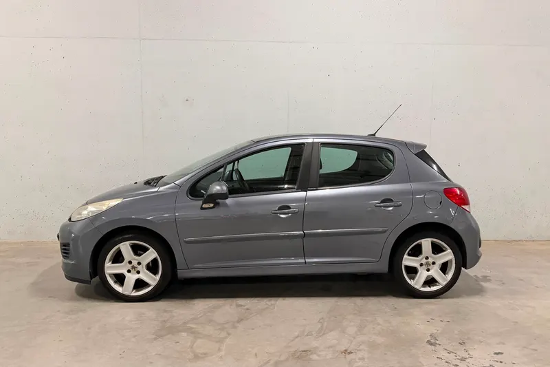 Peugeot 207 (2010)