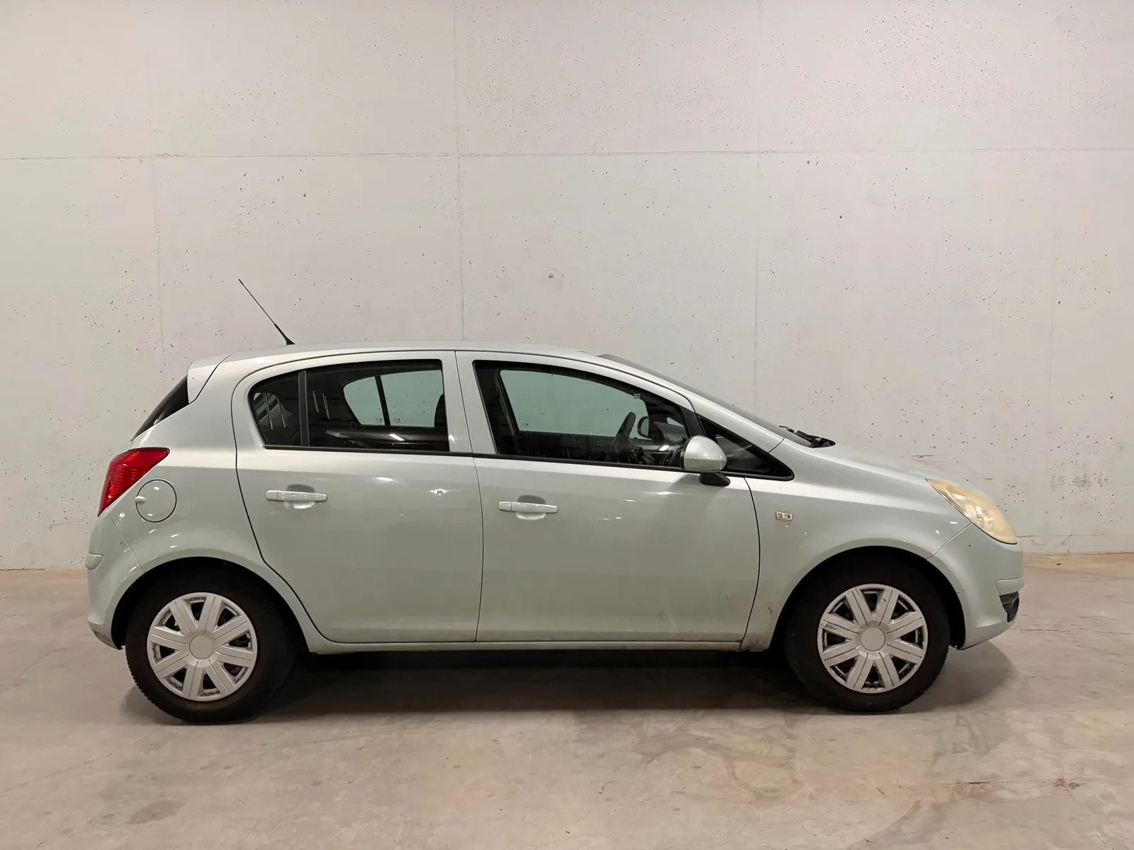 Opel Corsa (2009) — foto 1