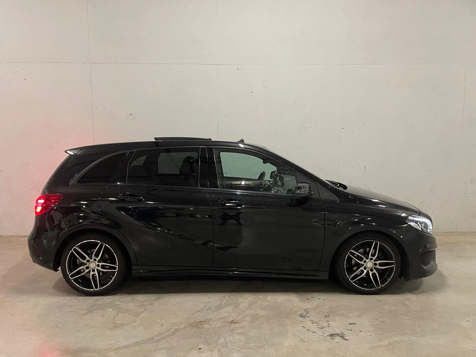 Mercedes-Benz B-Klasse (2016) — foto 1