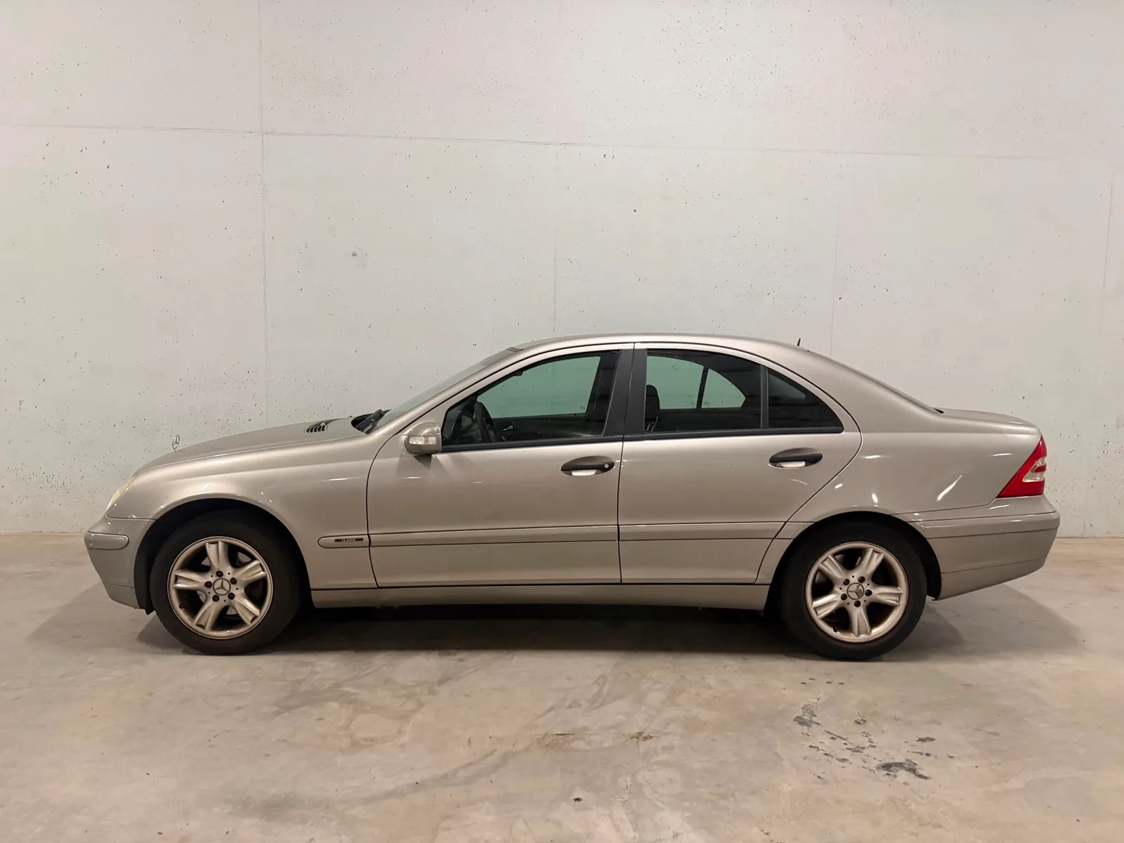 Mercedes-Benz C-Klasse (2004) — foto 1