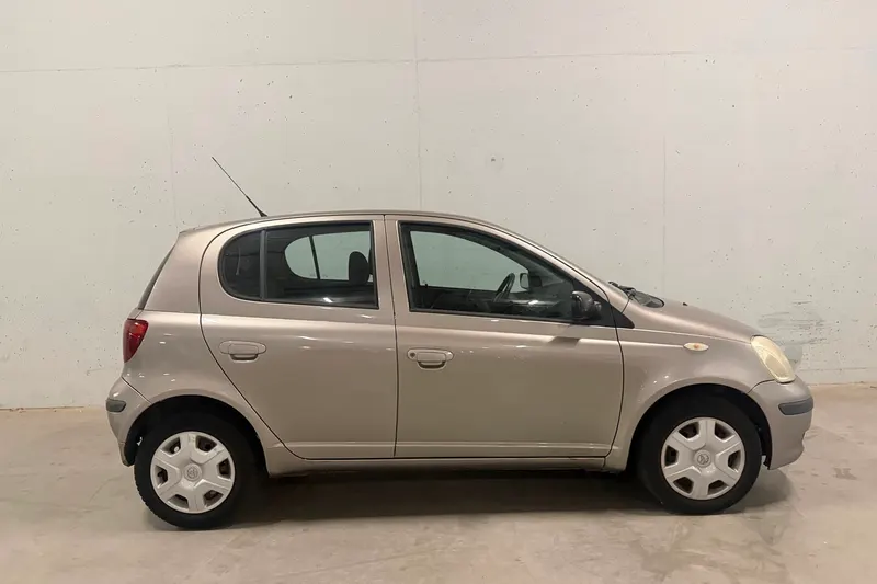 Toyota Yaris (2003)