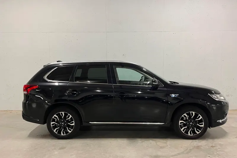 Mitsubishi Outlander (2015)