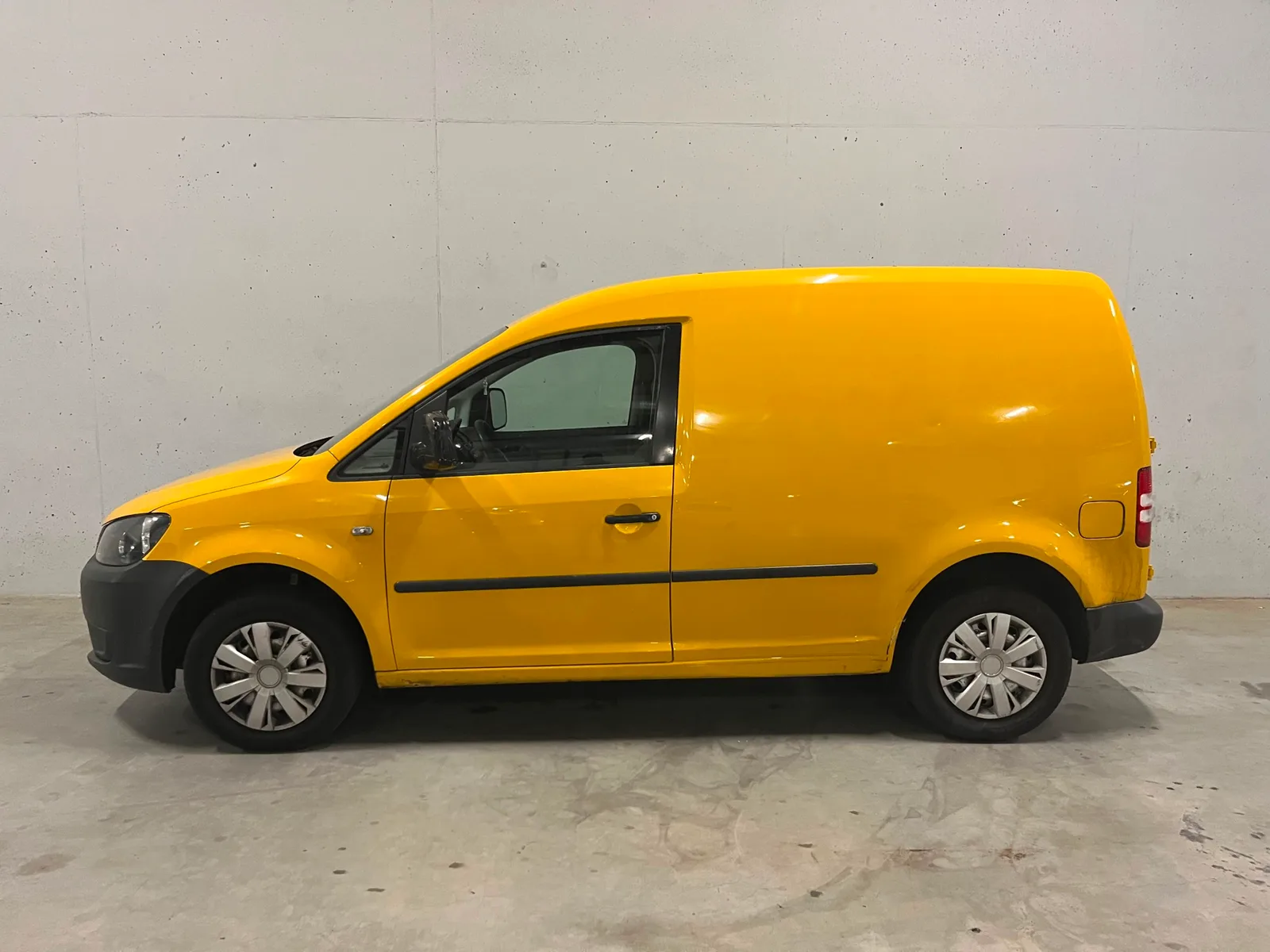 Volkswagen Caddy (2013) — foto 1