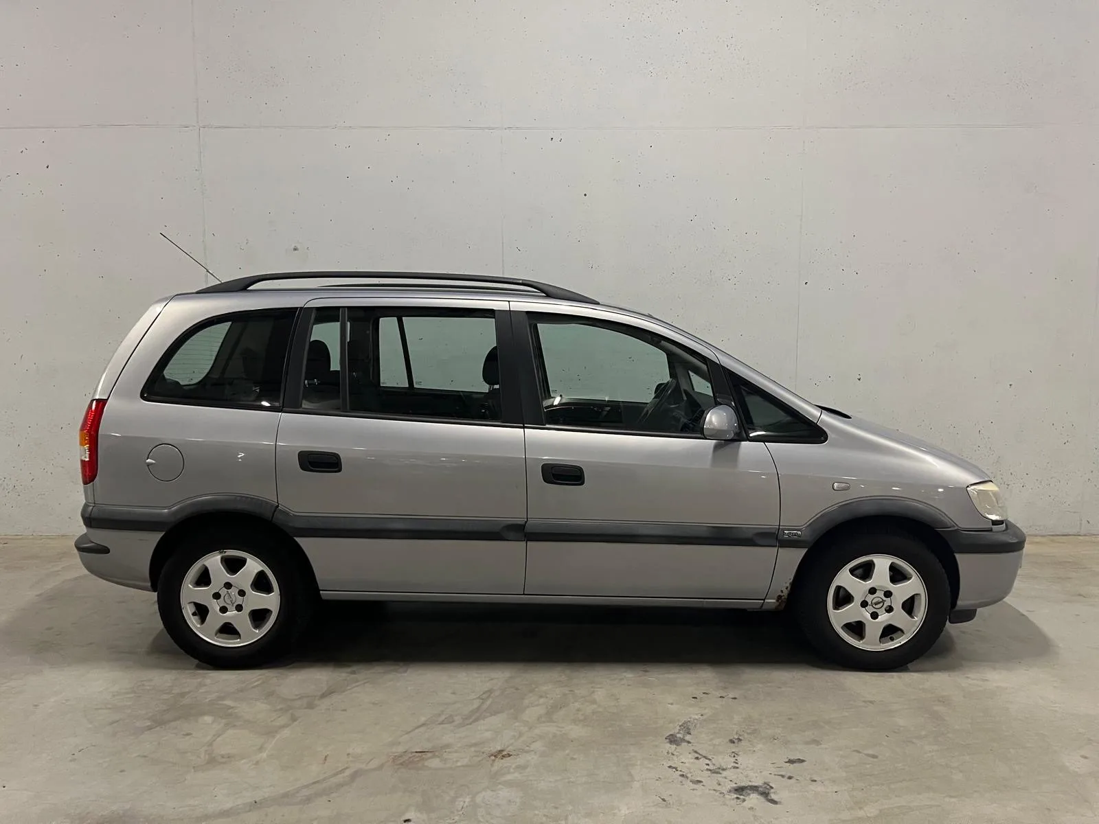 Opel Zafira (2002) — foto 1