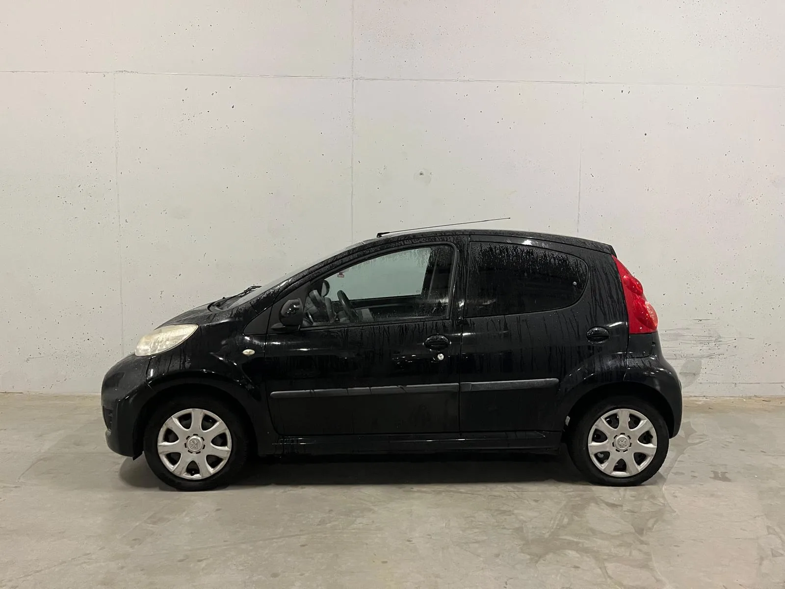 Peugeot 107 (2009) — foto 1