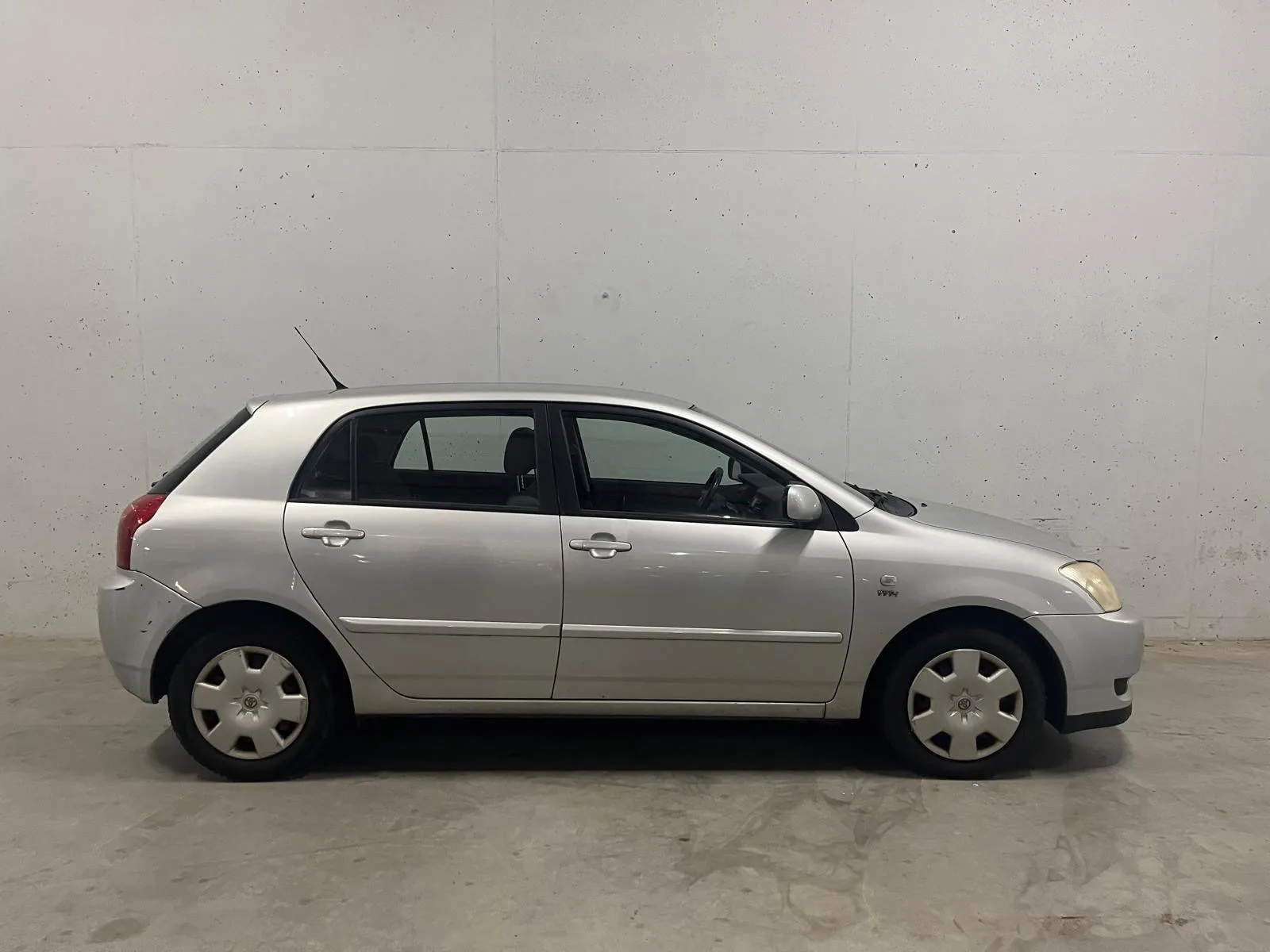 Toyota Corolla (2003) — foto 1
