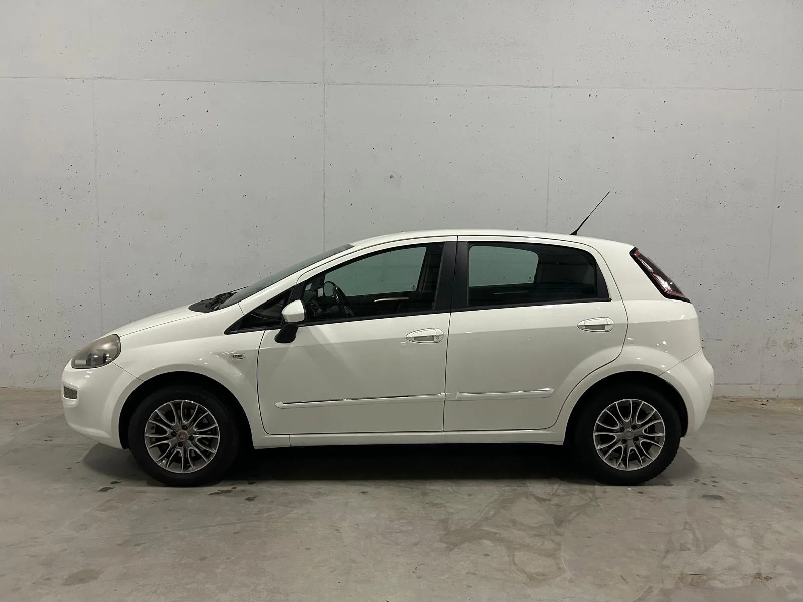 Fiat Punto (2012) — foto 1